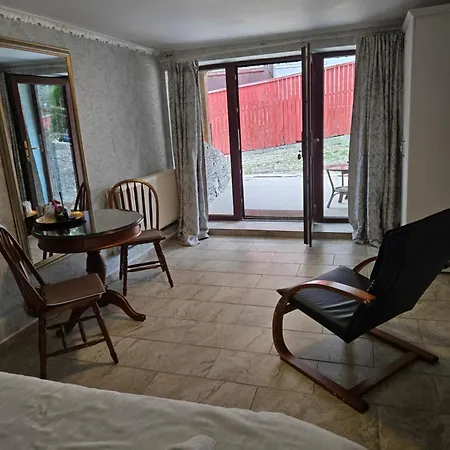 Platinvm Bed & Breakfast *